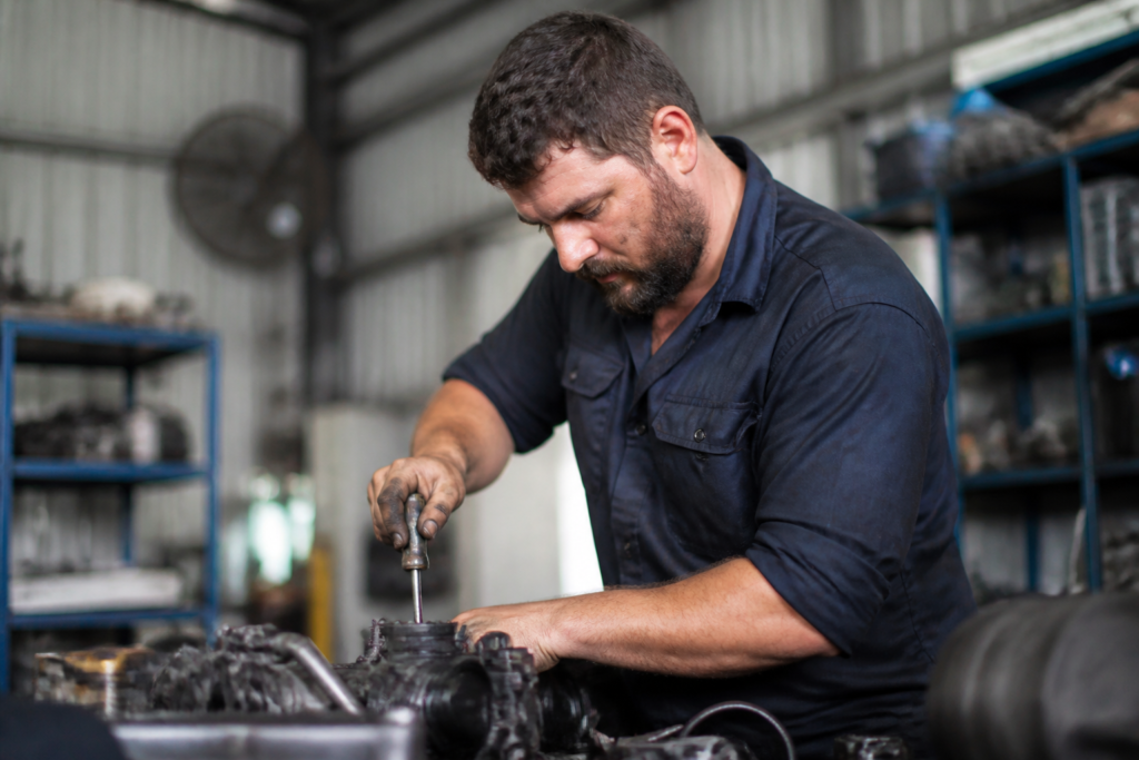 Small Engine Mechanic Jobs In Australia With Visa Sponsorship For Foreigners In 2026/2027: Requirements, Salary & How to Apply